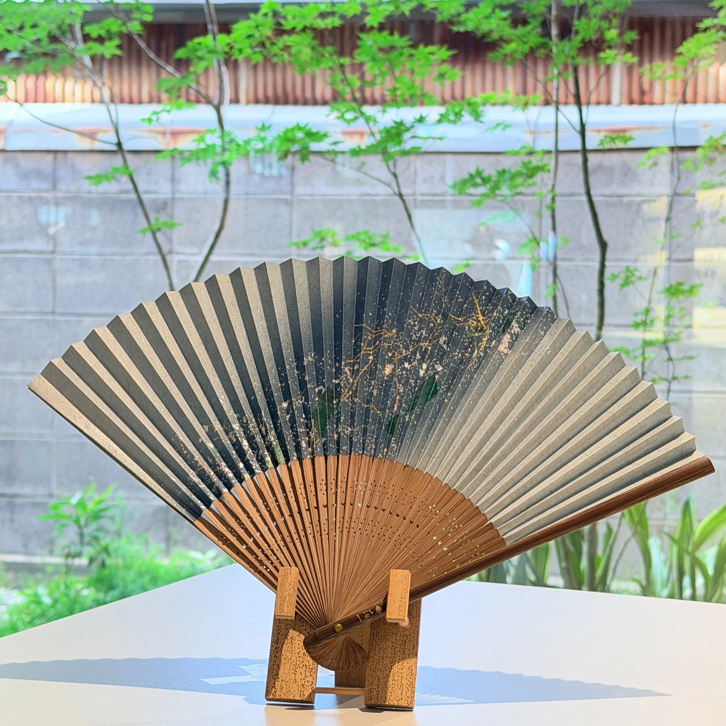 金沢箔扇子 ちらし美 天の川 amanogawa / 株式会社箔一